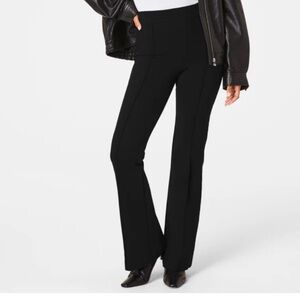 SPANXsmooth™ PerfectFit
Ponte Flare Pant Large